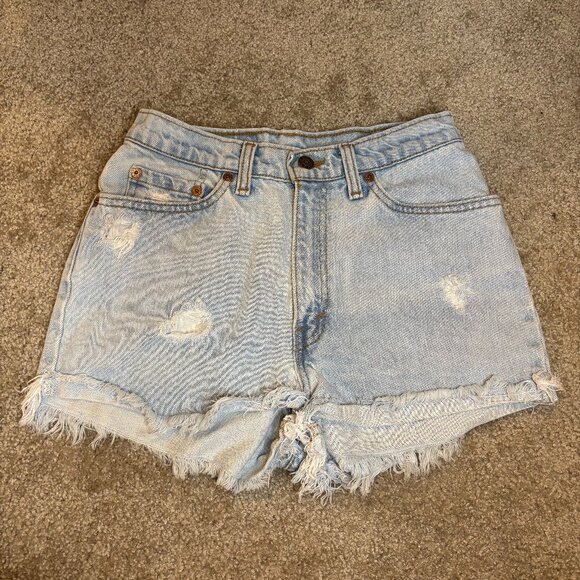 Levi's 512 Cut Off Shorts Size 9 Slim Fit Distressed 2" Inseam Light Wash #166 - Picture 1 of 7